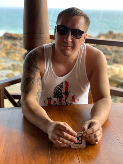  America,   Denis, 40 ,   ,   , c 