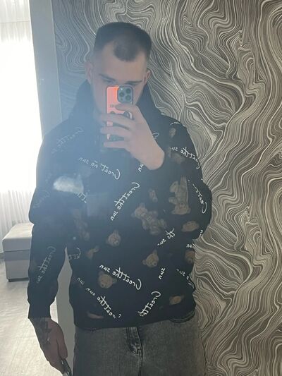  ,   Maxim, 24 ,   ,   , c 