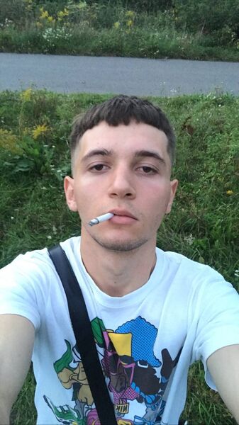  ,   Wiktor, 20 ,   ,   