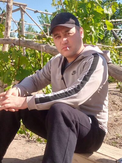  ,   Daston, 33 ,   ,   