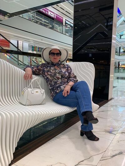  ,   Elena, 55 ,   c 