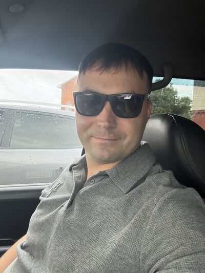  ,   Ruslan, 38 ,   ,   , c 