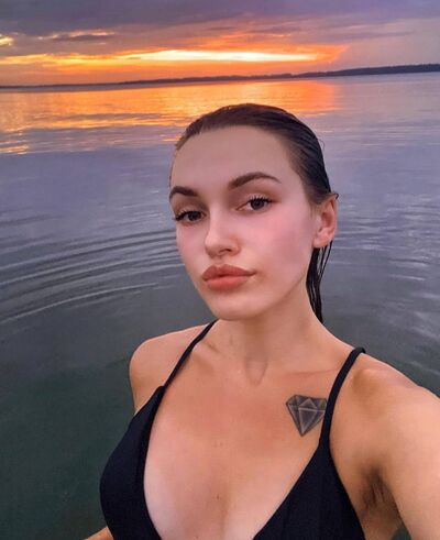  ,   Maria, 25 ,   ,   