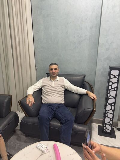  ,   Grigor, 37 ,   ,   , c , 