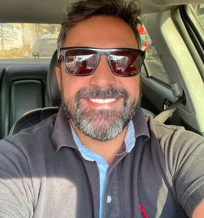  ,   Bernardo C, 49 ,     , c 