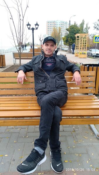  ,   Ruslan, 49 ,   ,   , c 