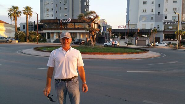  ,   Viktor, 53 ,   ,   , c 