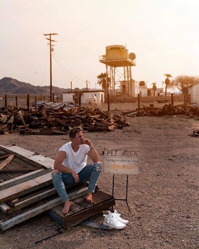  ,    A Zelencov, 32 ,   ,   