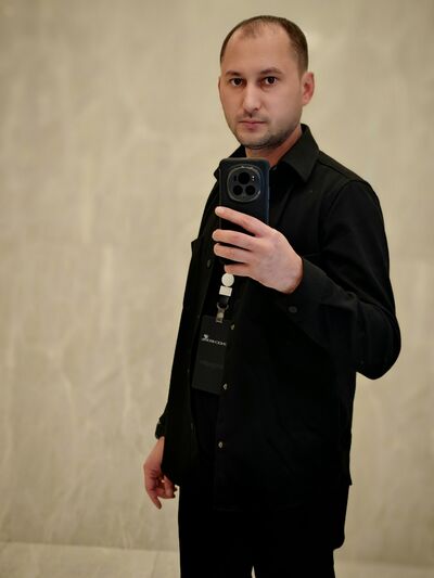  ,   Maxim, 33 ,   ,   