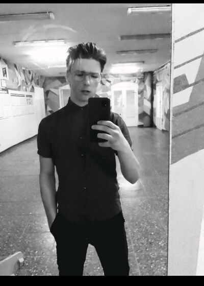  ,   Maksim, 20 ,   ,   , c , 