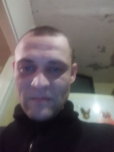  ,   Anton, 39 ,   