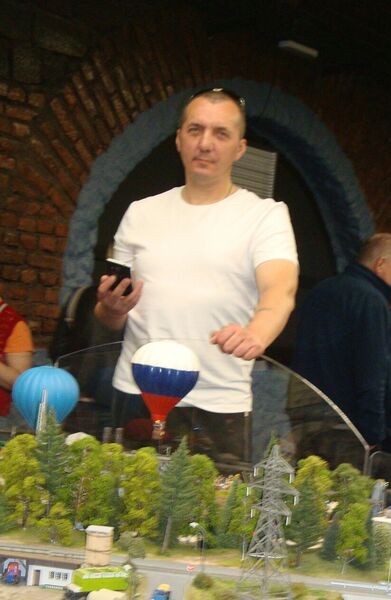   ,   Valentin, 51 ,   ,   