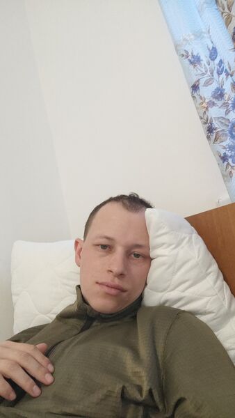  ,   Leia, 32 ,   ,   