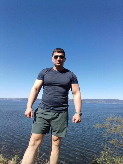  Brenes,   , 33 ,   ,   
