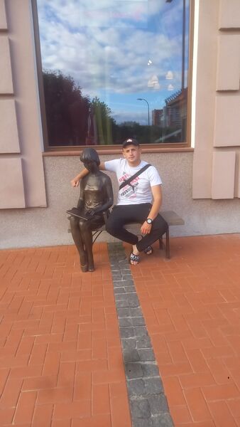  ,   Artur, 37 ,   ,   