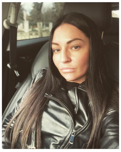  ,   Veronika, 31 ,   ,   