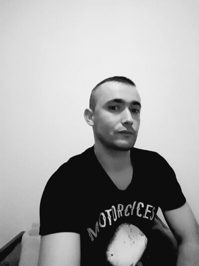  ,   Adris, 33 ,   ,   