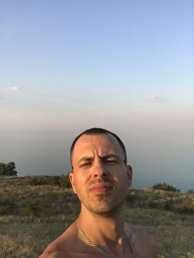  ,   Garik, 40 ,   