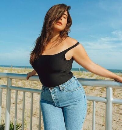 ,   Anna, 29 ,   , 