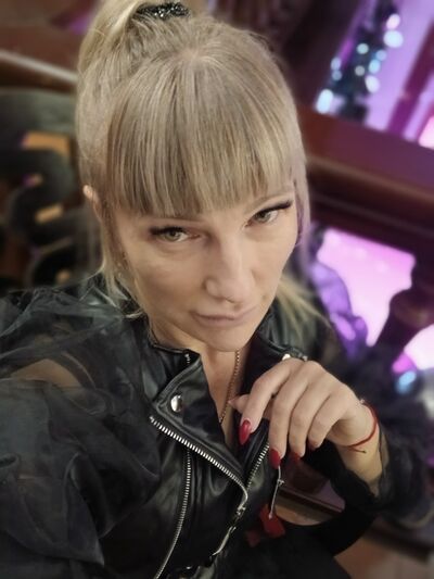  ,   Lana, 40 ,   ,   