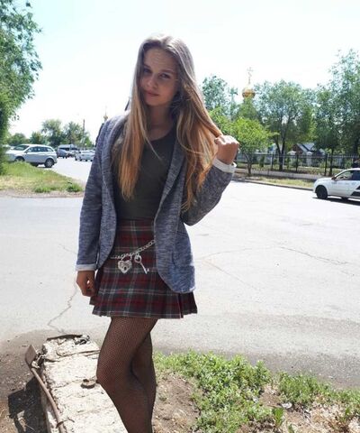  Pusan,   Anna, 24 ,   ,   , c 