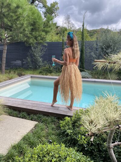  ,   Mila, 43 ,   ,   