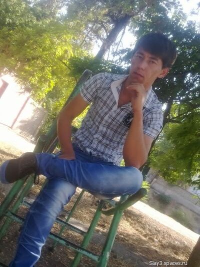  ,   Komoliddin, 36 ,  
