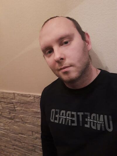  ,   Vitaly, 33 ,   c 