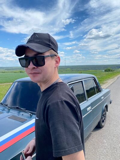  ,   Viktor, 24 ,   ,   