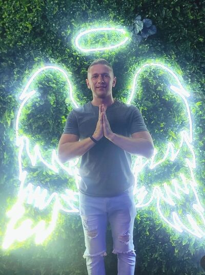  ,   Viktor, 29 ,   ,   