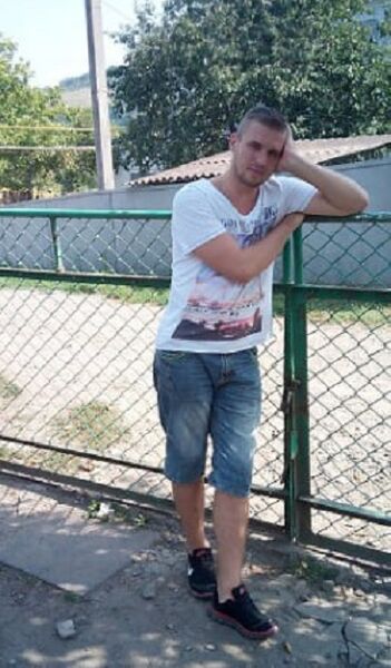  ,   Alex, 34 ,  
