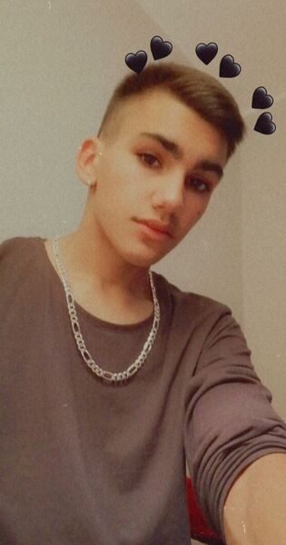  ,   Andrzej, 22 ,  