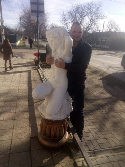 ,   Pavel, 35 ,   