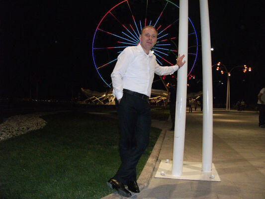  ,   Viktor, 41 ,   