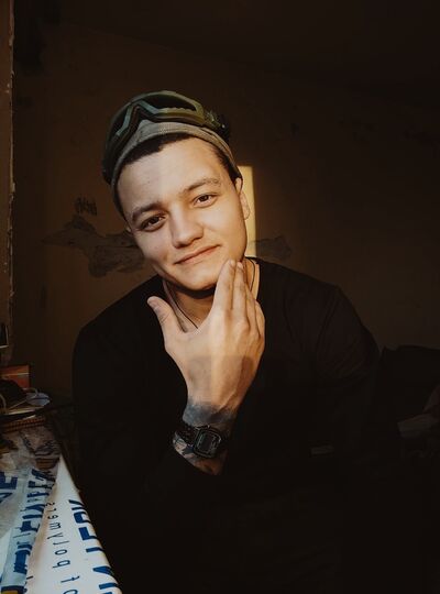  ,   Denis, 24 ,   ,   