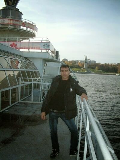  ,   Rustam, 32 ,   