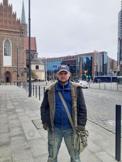  ,   Viktar, 45 ,   ,   