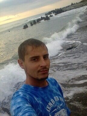  14932656  Anton, 33 ,    