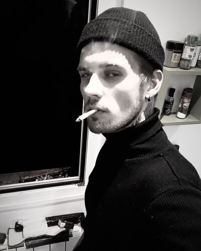  ,   Sasha, 22 ,  