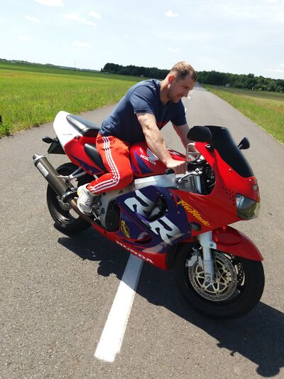  ,   Maxim, 42 ,  
