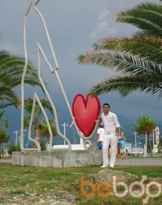  ,   Artur, 37 ,   