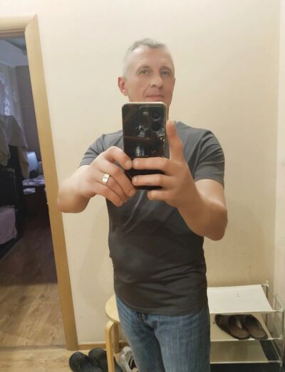  ,   Nik, 47 ,   c 