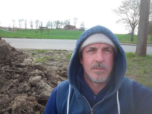  Duisburg,   , 51 ,  