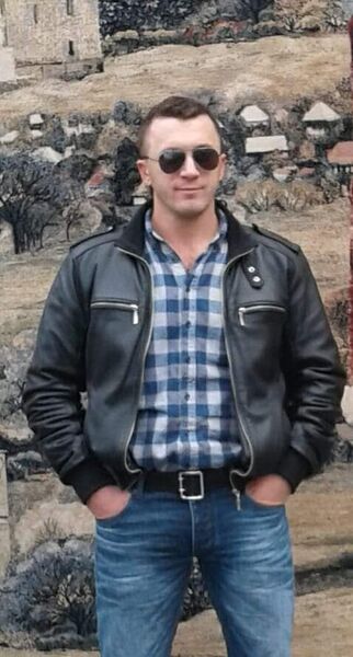 ,   Marcel, 41 ,   c 