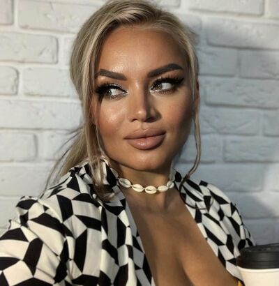  ,   Yana, 35 ,   c 