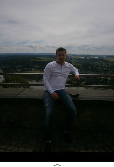  ,   Alex, 31 ,   