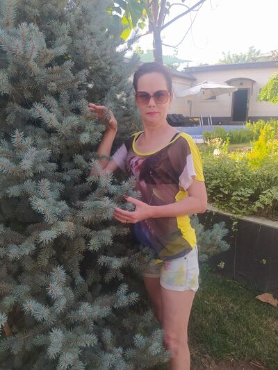  ,   Sabrina, 40 ,   ,   