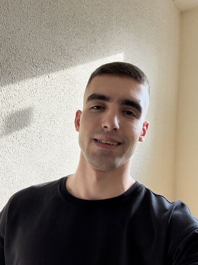  ,   Denis, 25 ,   ,   