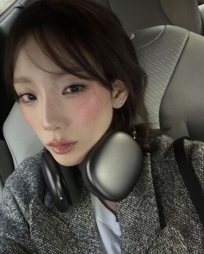  ,   Taeyeon, 20 ,   