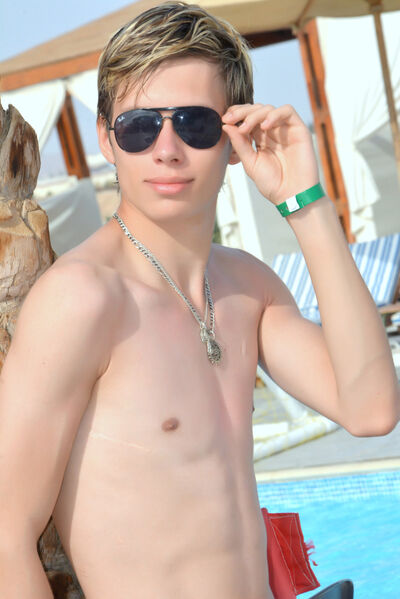  Warszawa,   Maksym, 26 ,   ,   , c , 